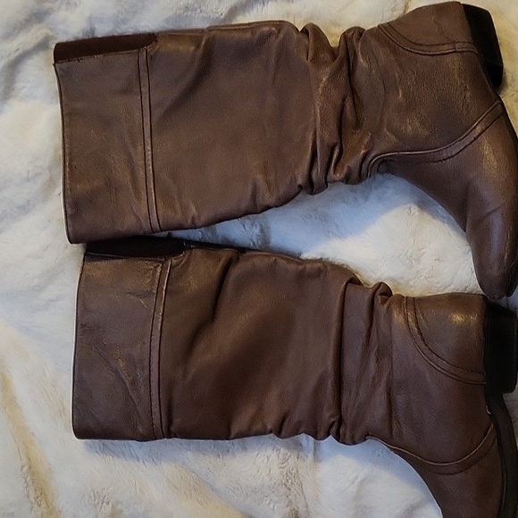 FREE with purchase Spring brown boots size5 - Picture 7 of 10